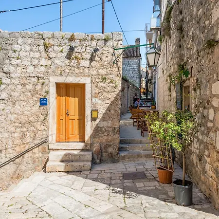 Tudor 1 * Hvar Town