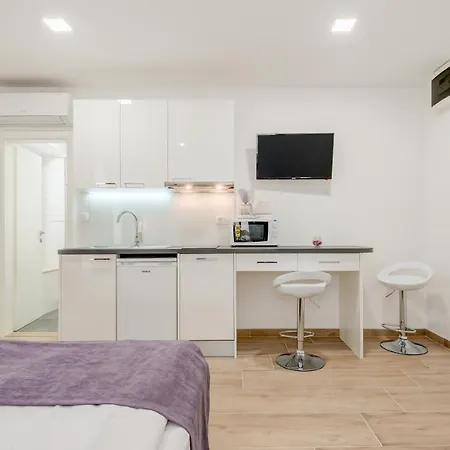 شقة Tudor 1 هفار